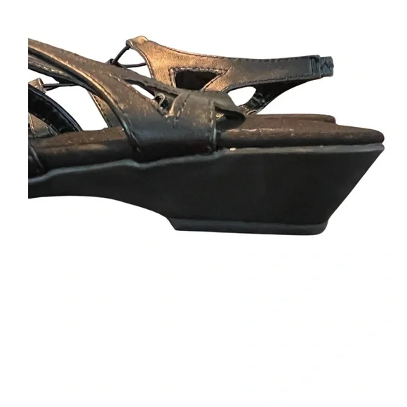 Classique Harper Black Women's Size 8
Stretch Upper 11/4" Heel Sandals New - Picture 7 of 12